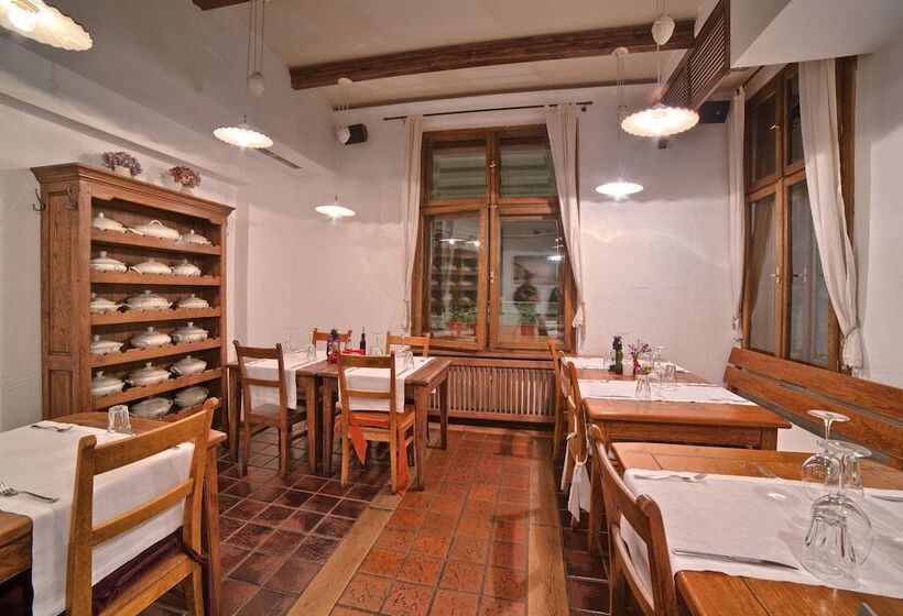 Ostello Guest House 32