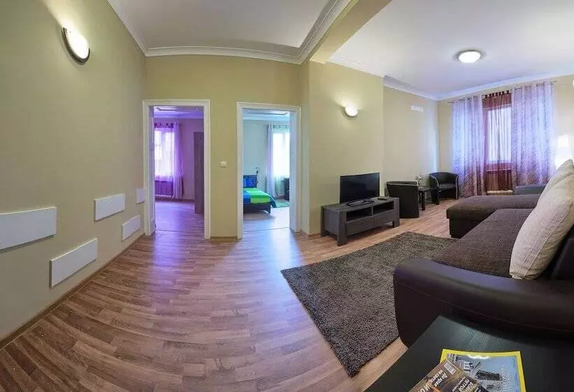 Albergue Guest House 32