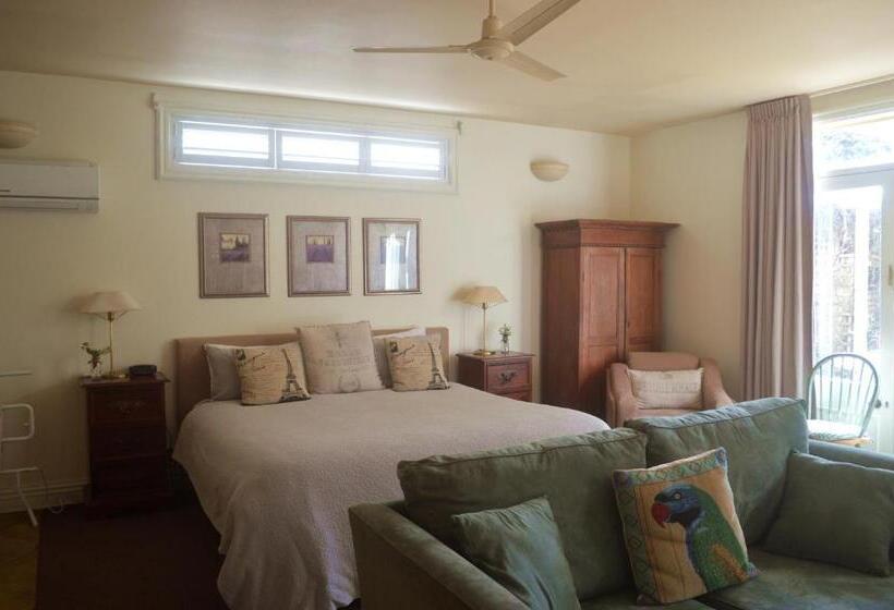 Athelney Cottage Bed And Breakfast