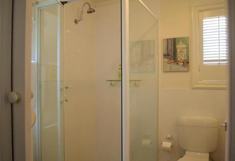 Athelney Cottage Bed And Breakfast