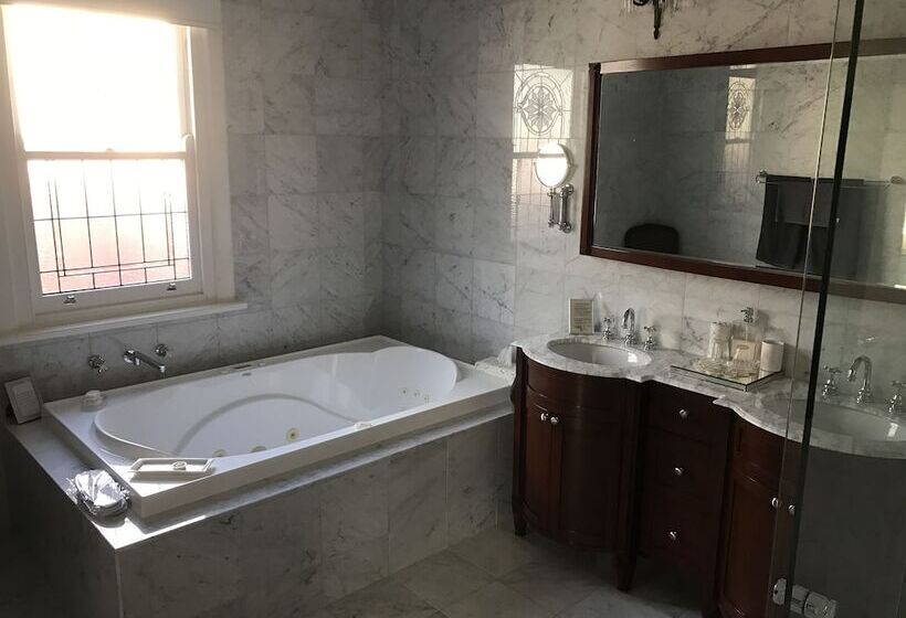 צימר Freeman On Ford