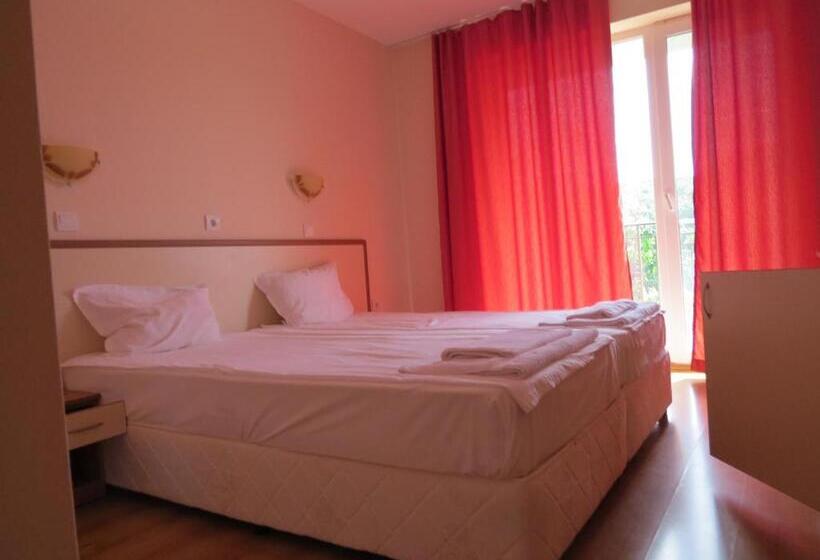 Family Hotel Dayana Beach