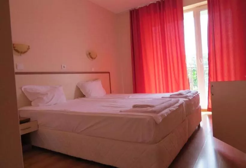 Family Hotel Dayana Beach