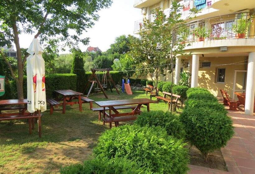 Family Hotel Dayana Beach