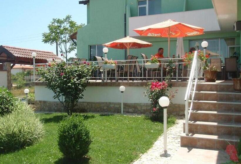 בית מלון כפרי Ankor