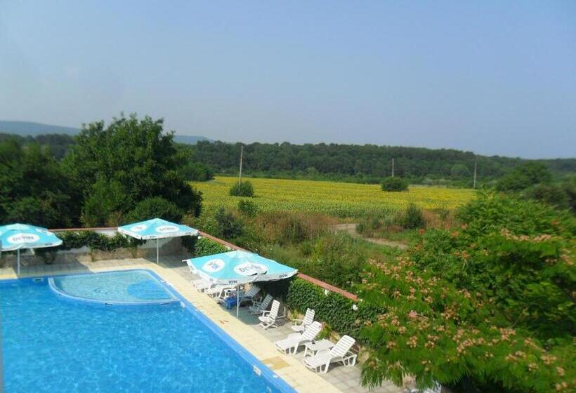 בית מלון כפרי Ankor