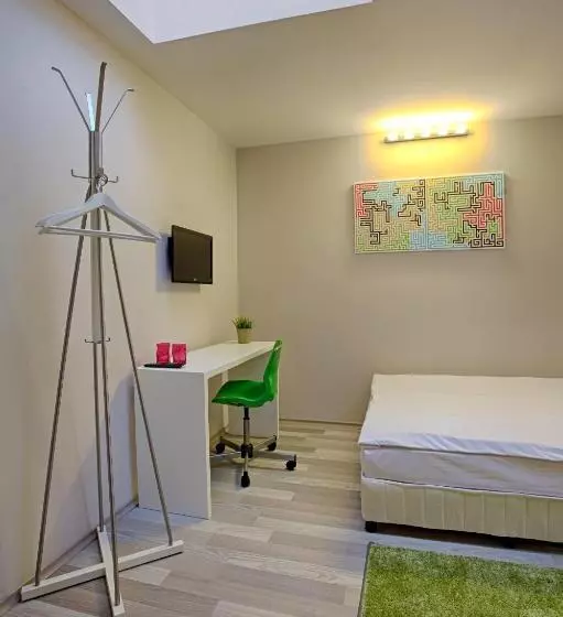 هتل Executive Rooms And Suites Play