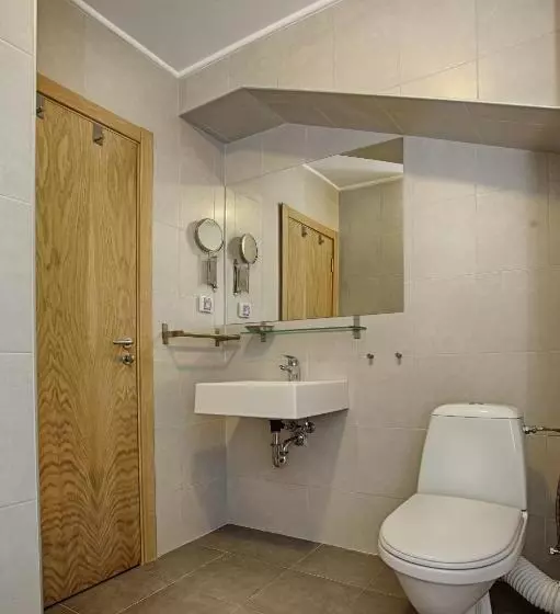 هتل Executive Rooms And Suites Play