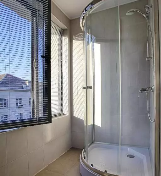 هتل Executive Rooms And Suites Play