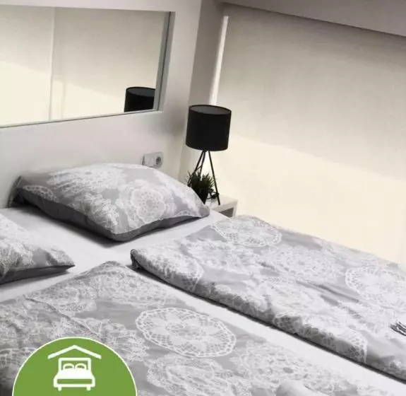 هتل Executive Rooms And Suites Play