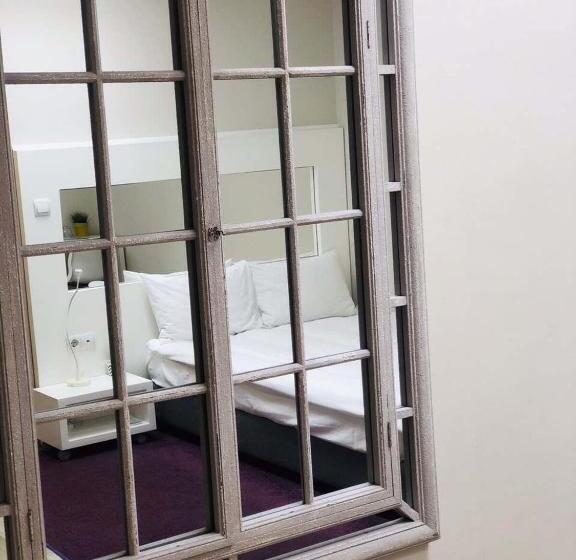 호텔 Executive Rooms And Suites Play