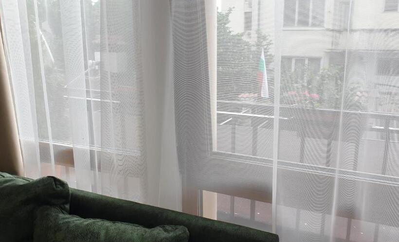 酒店 Priyateli   Friends