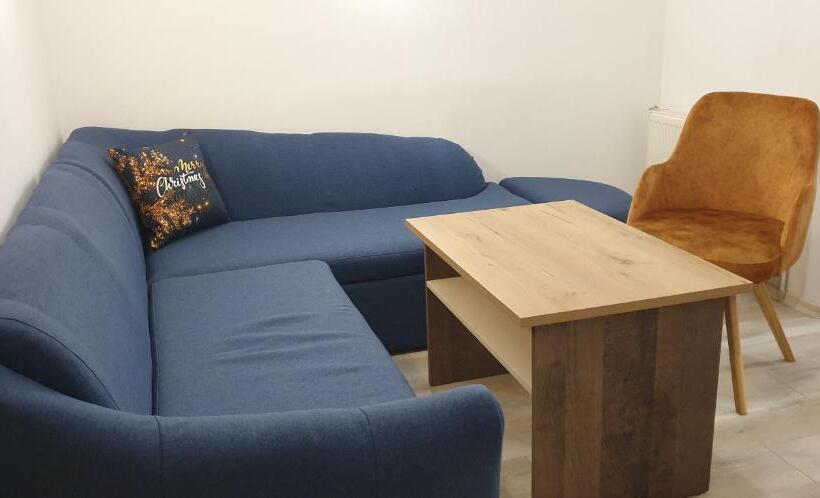 酒店 Priyateli   Friends