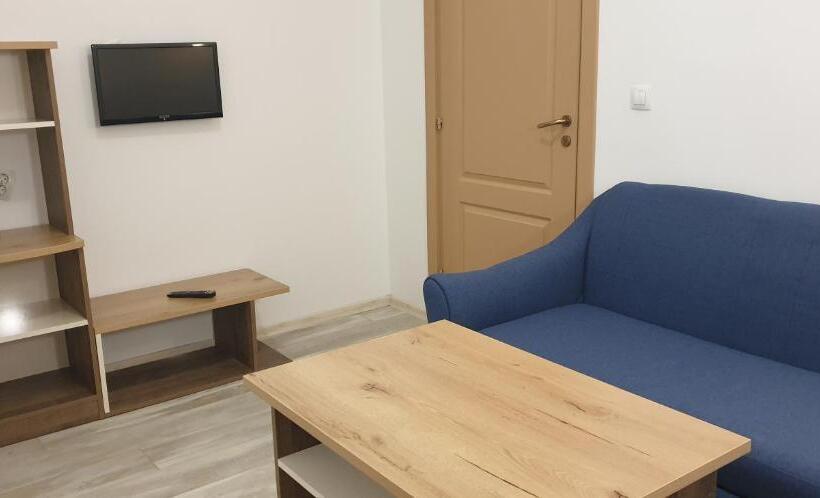 酒店 Priyateli   Friends