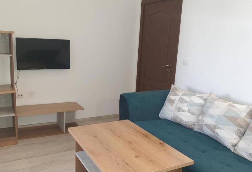 酒店 Priyateli   Friends