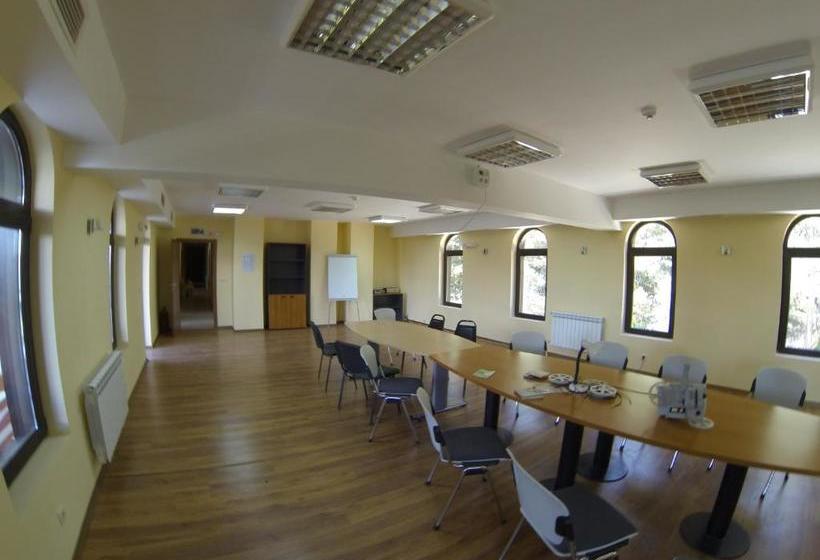 Отель Rusaliite Adventure House