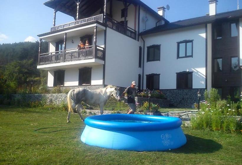 Отель Rusaliite Adventure House