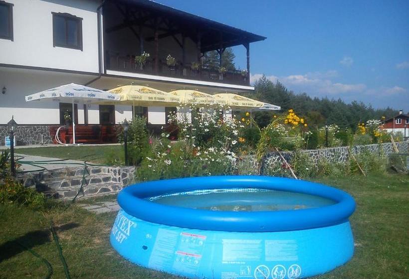 Отель Rusaliite Adventure House