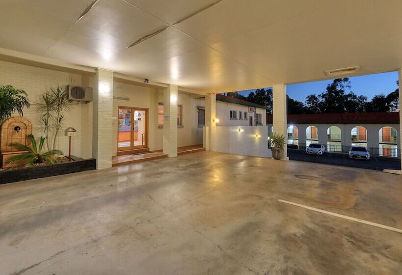 모텔 Bishops Lodge Narrandera