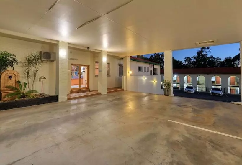 مُتل Bishops Lodge Narrandera