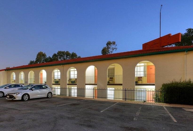 모텔 Bishops Lodge Narrandera