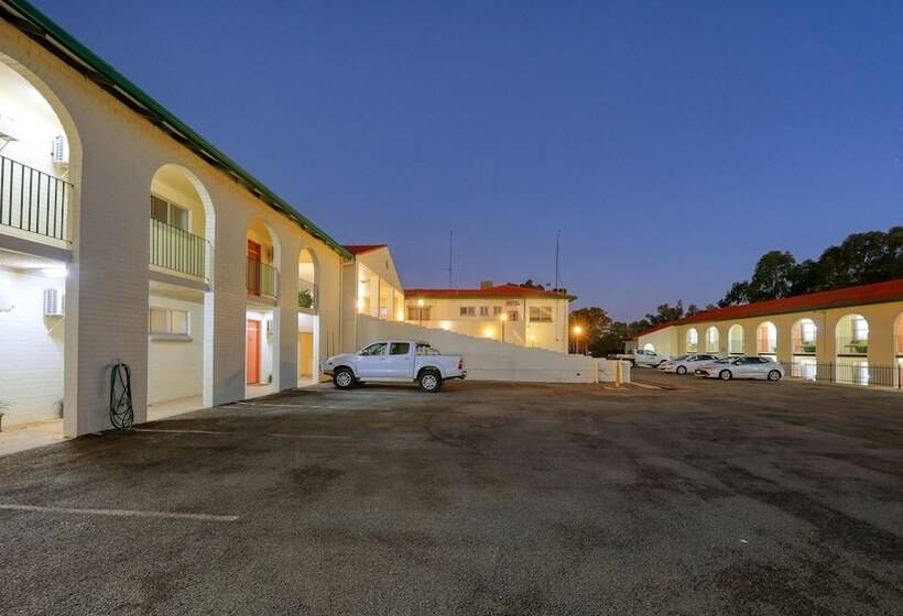 모텔 Bishops Lodge Narrandera