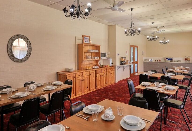 모텔 Bishops Lodge Narrandera