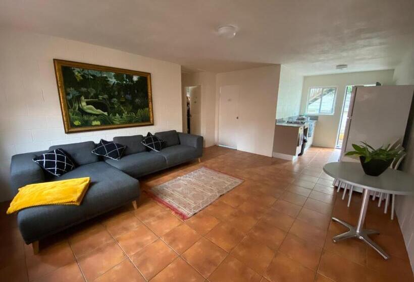 ユースホステル Dolphins Backpackers