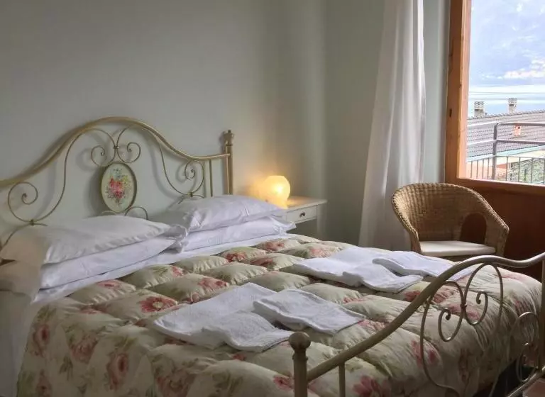 B&b Cherry En Rose