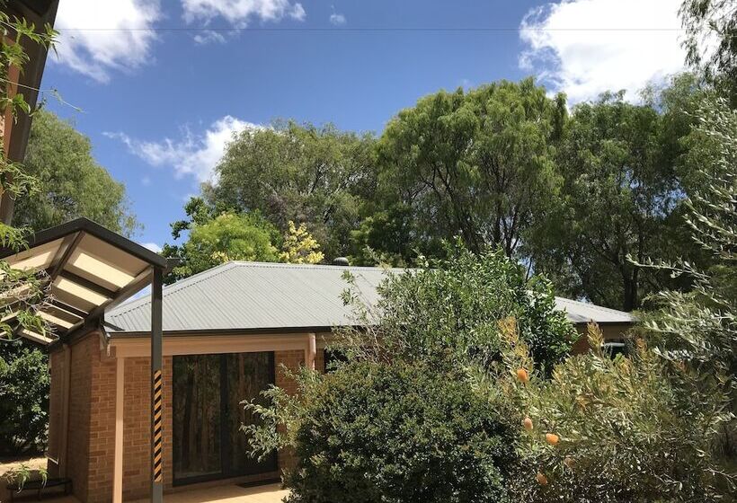 민박 Little Shangri La