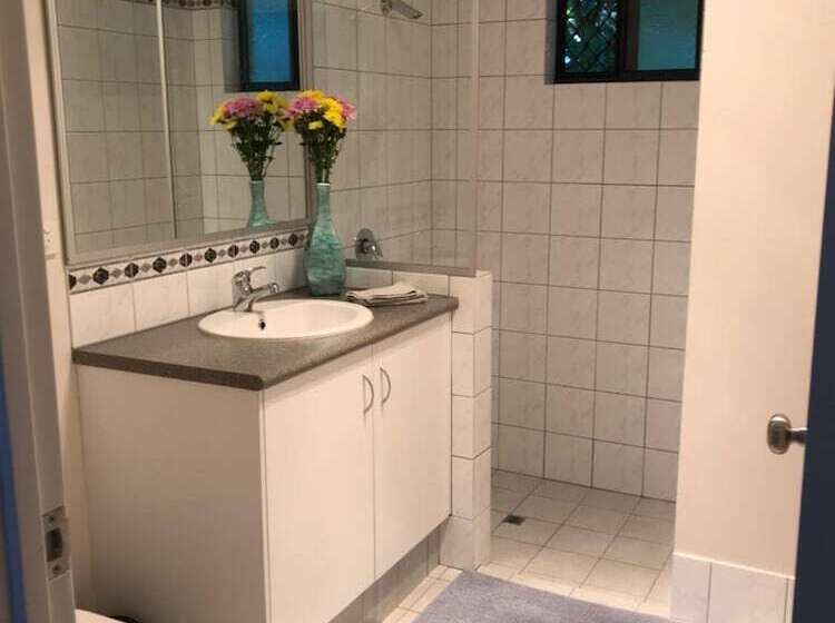 민박 Little Shangri La