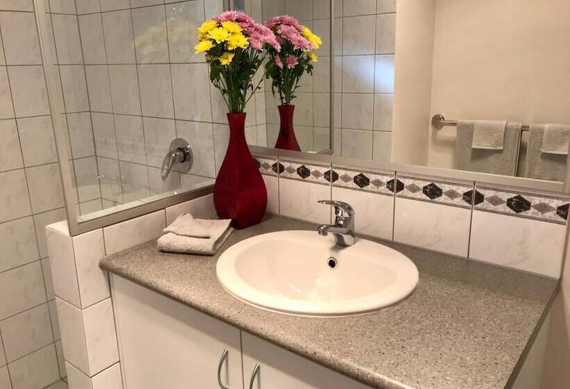 민박 Little Shangri La