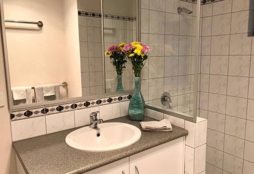 민박 Little Shangri La