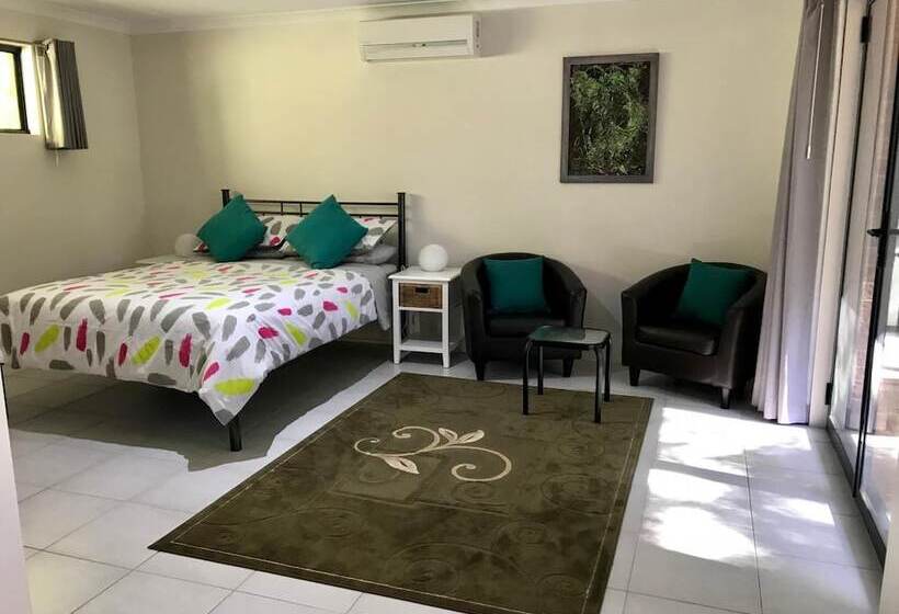 민박 Little Shangri La