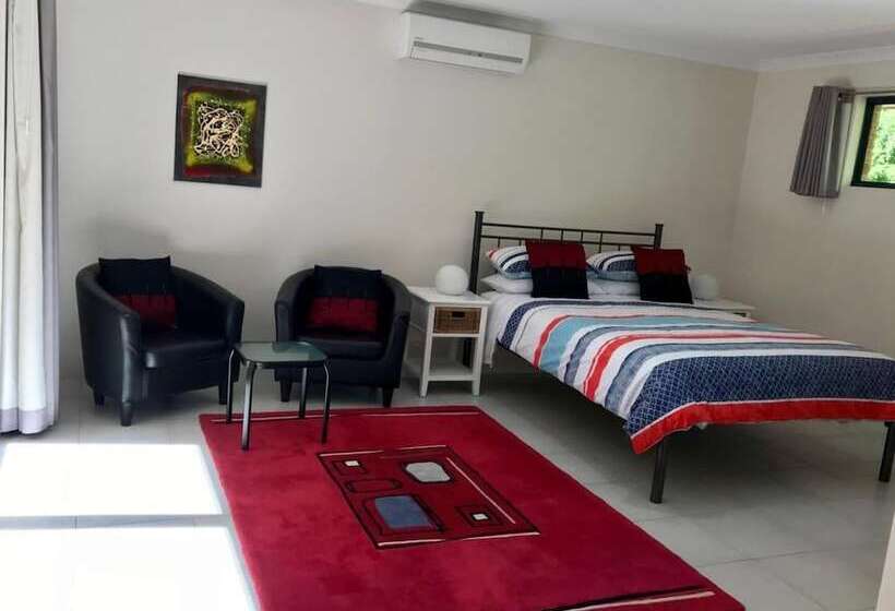 민박 Little Shangri La