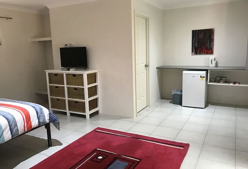 민박 Little Shangri La