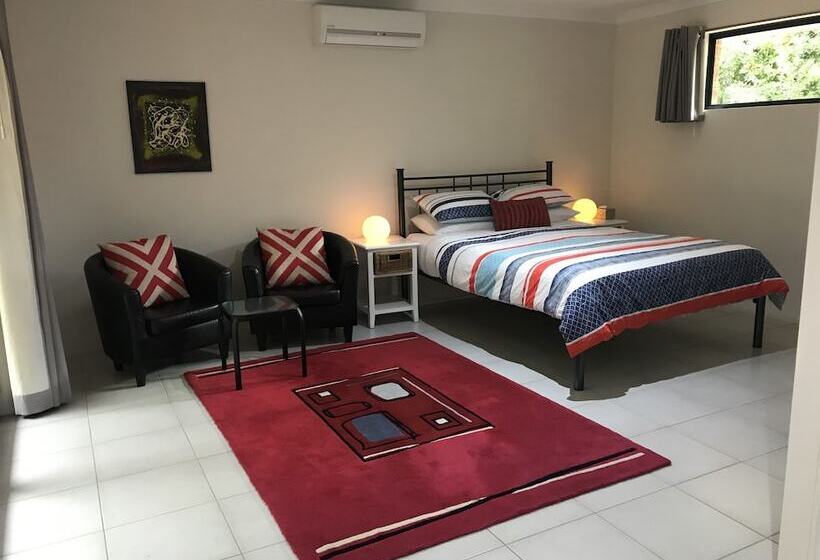 민박 Little Shangri La