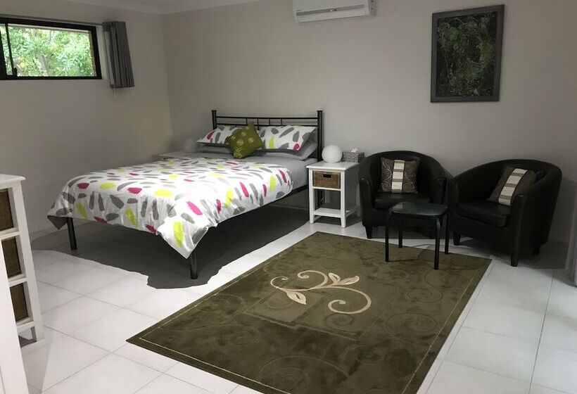 민박 Little Shangri La