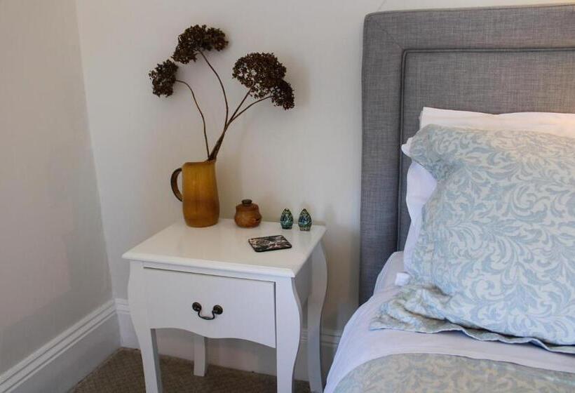 تختخواب و صبحانه Windarra On High