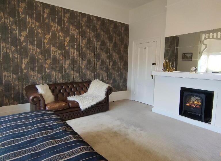 تختخواب و صبحانه Windarra On High