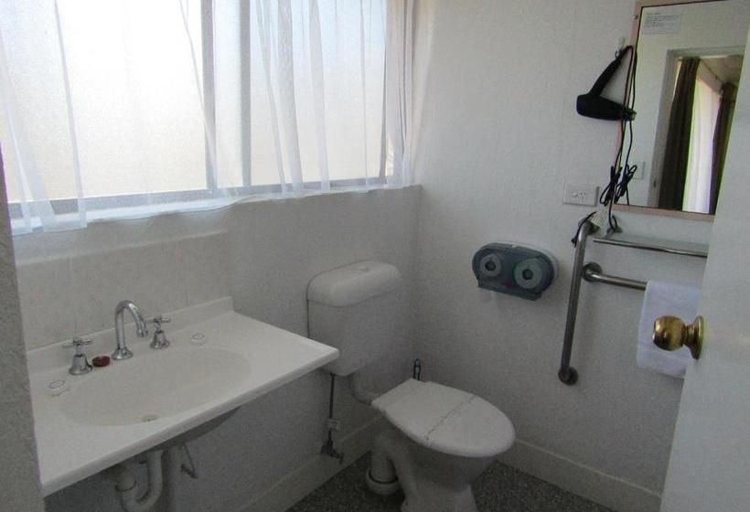 Hanging Rock Family Motel