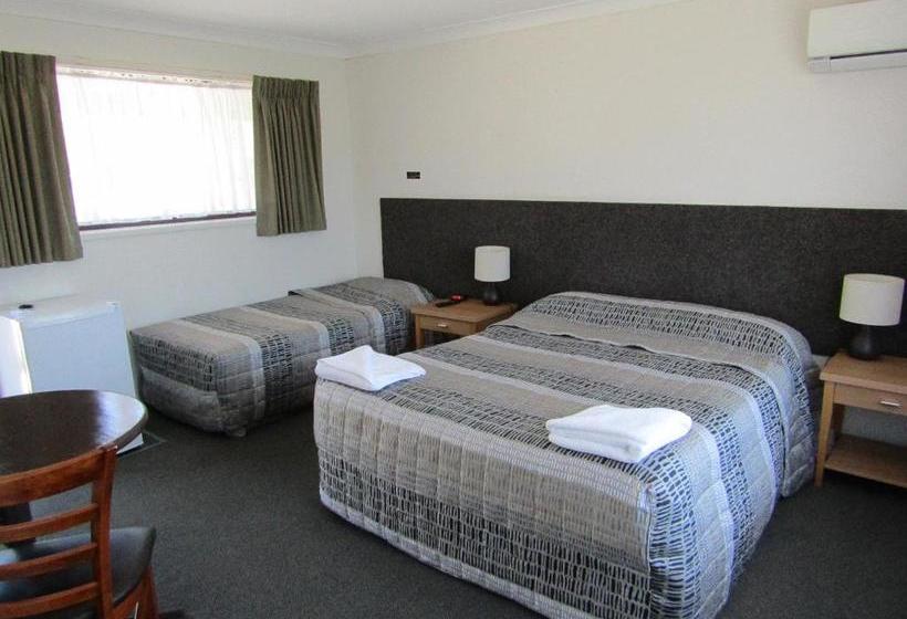 Hanging Rock Family Motel