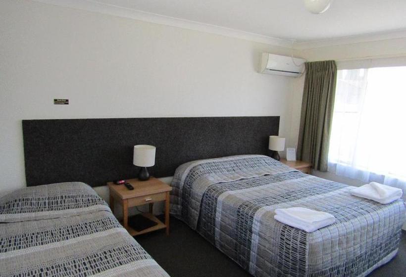 Hanging Rock Family Motel