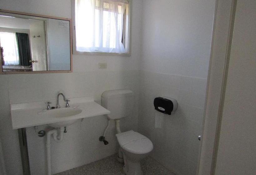 Hanging Rock Family Motel