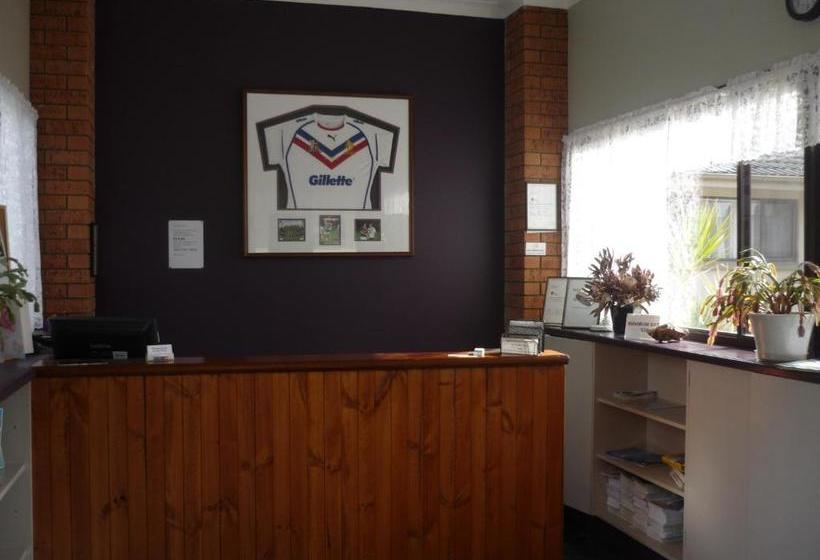 Hanging Rock Family Motel