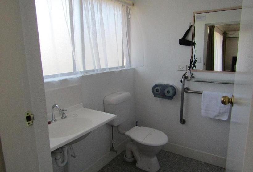 Hanging Rock Family Motel