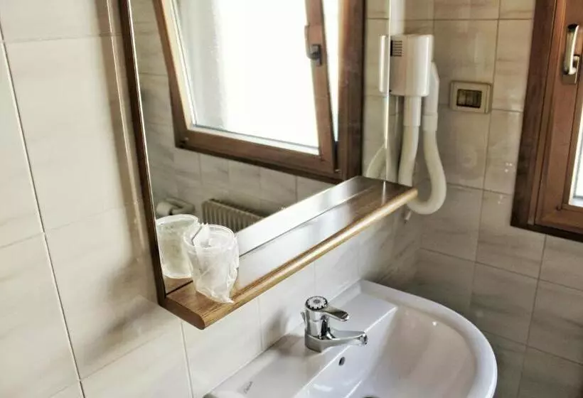 هتل Albergo Hofer