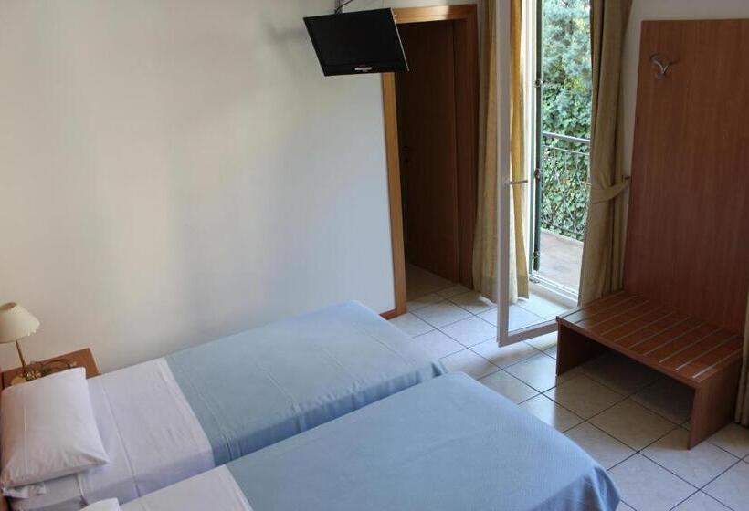 هتل Albergo Hofer