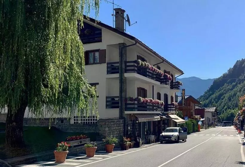Hotelli Bucaneve