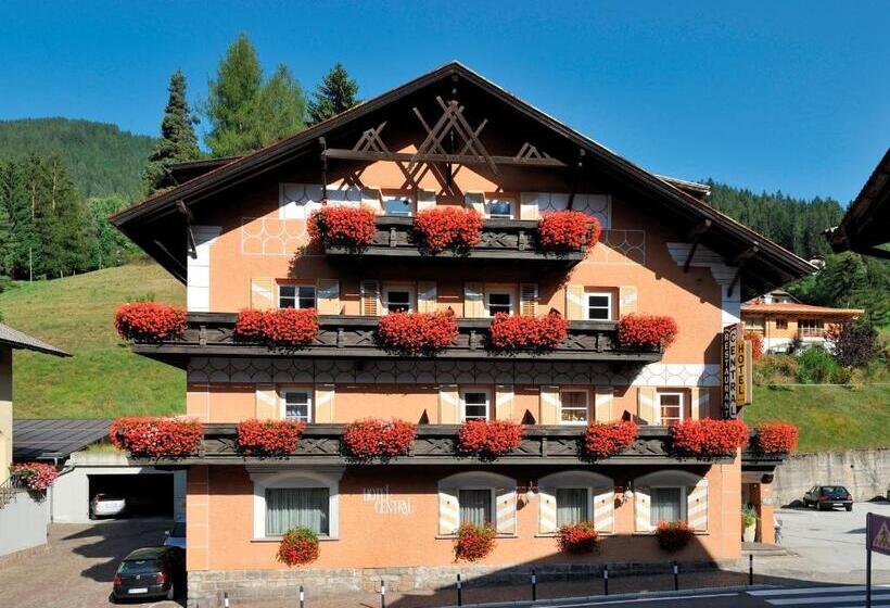 בית מלון כפרי Central